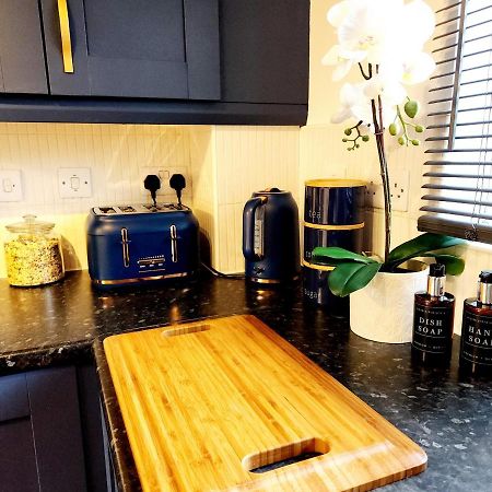 Home From Home 3 Bed,2 Bath House With Garden&Parking Near Centre&Tram Stop Sheffield Eksteriør bilde