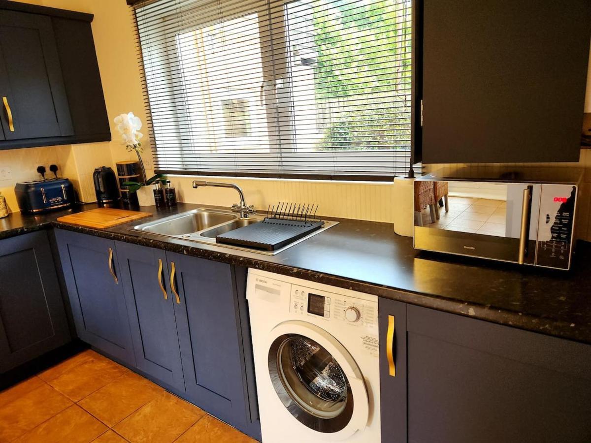 Home From Home 3 Bed,2 Bath House With Garden&Parking Near Centre&Tram Stop Sheffield Eksteriør bilde