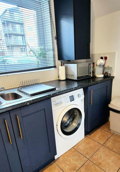 Home From Home 3 Bed,2 Bath House With Garden&Parking Near Centre&Tram Stop Sheffield Eksteriør bilde