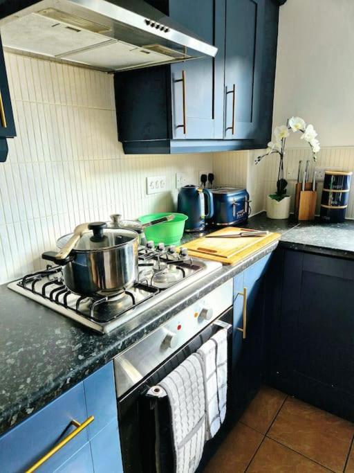 Home From Home 3 Bed,2 Bath House With Garden&Parking Near Centre&Tram Stop Sheffield Eksteriør bilde