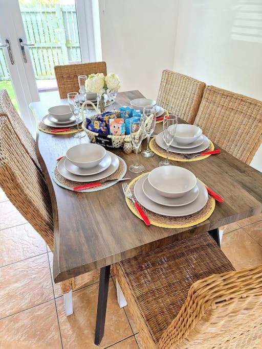 Home From Home 3 Bed,2 Bath House With Garden&Parking Near Centre&Tram Stop Sheffield Eksteriør bilde
